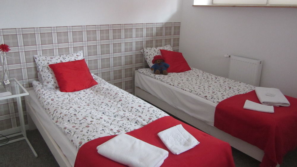 Auberge de jeunesse Ll20 à Varsovie Extérieur photo
